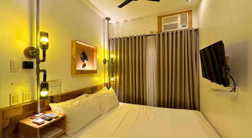 Image of Queen Room 4