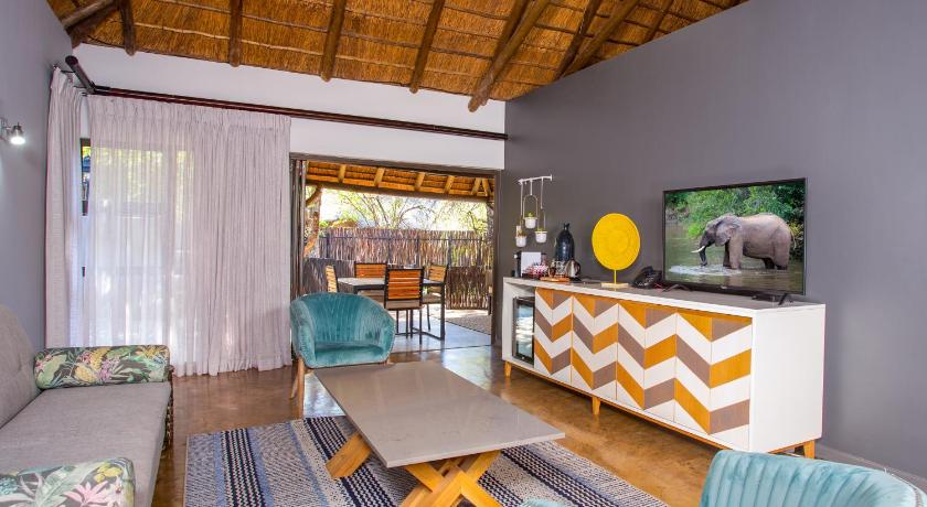 Image of Family Room 1