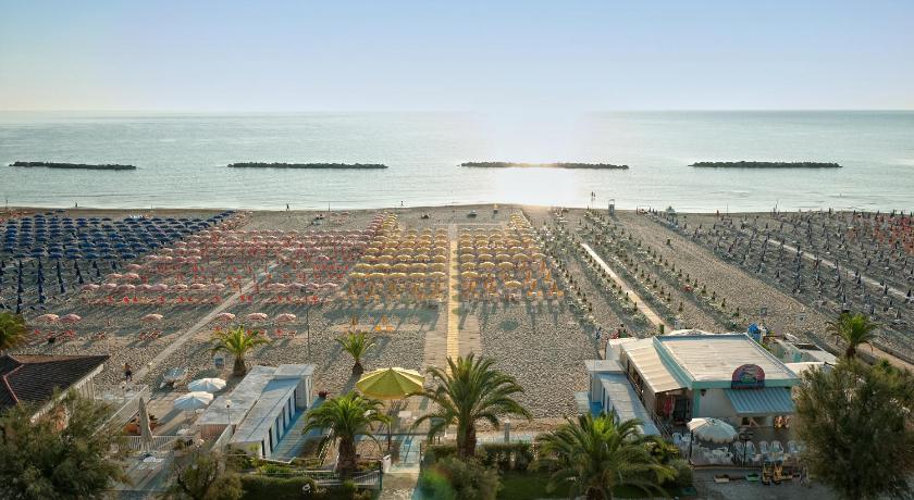 Hotel Haiti photo