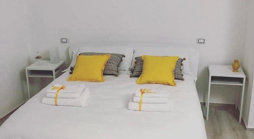Carlotta Rooms