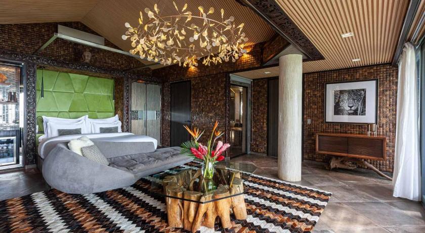 Image of Pacific Spa Bath Suite 0