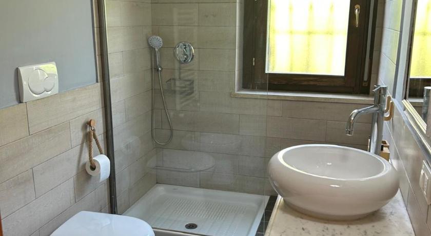 ピアノ・ロマーノ La Luna di Lola 4つ星 シングルルーム レストラン