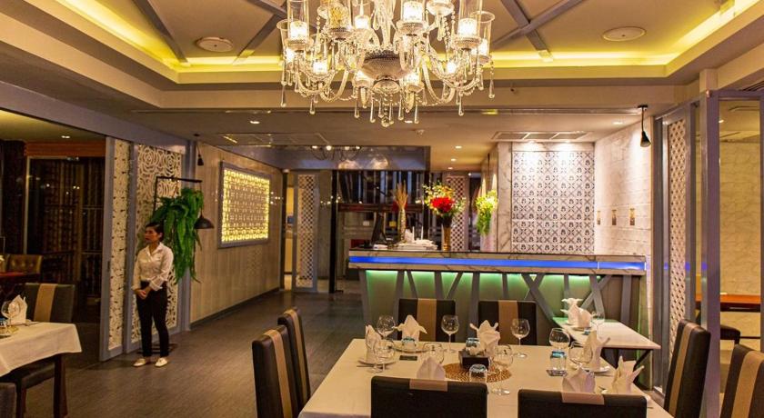 バンコク Sky Dome Resotel 4つ星 ホテル 外観