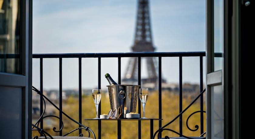 Image of La Chambre 55 - vue Tour Eiffel - accès au spa offert 1