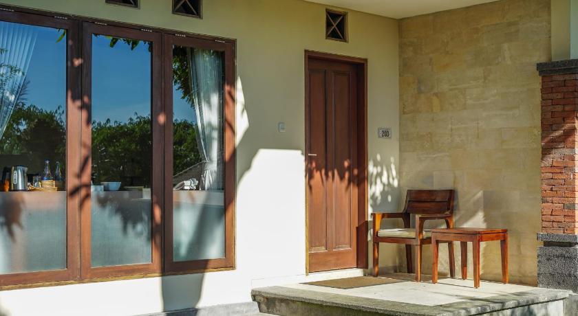 Image of Superior Farm Room 8