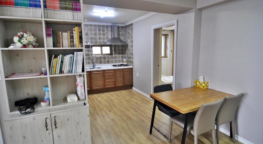 江陵 Cozy Home at Gangneung Central Market 3つ星 ゲストハウス 客室