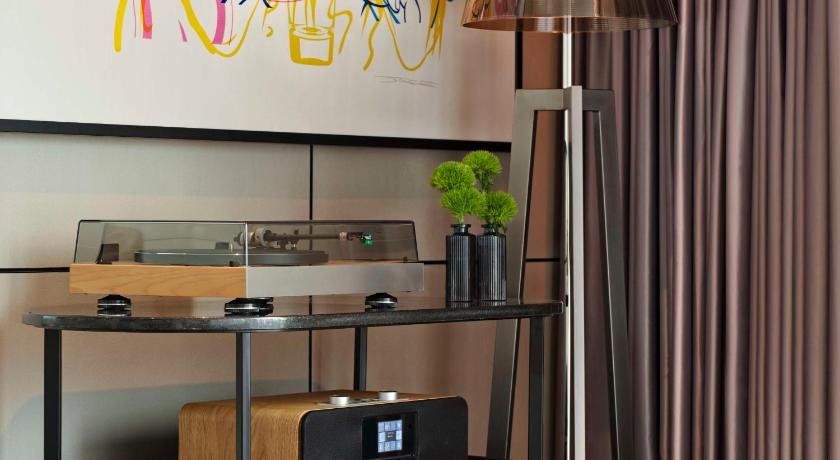Image of Suite 1 Bedroom King 16