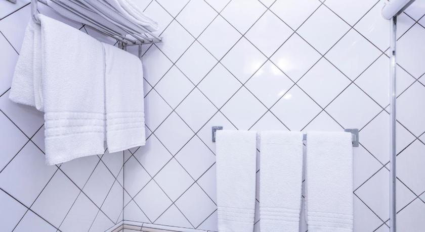 Image of Standard Triple Room 10