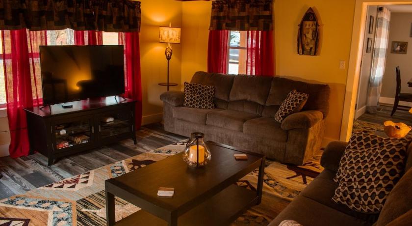 Creekside Cottage