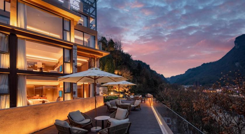 张家界 Zhangjiajie Qishi Li Cave Homestay of East Gate Entrance of Zhangjiajie National Forest Park 民宿 大堂