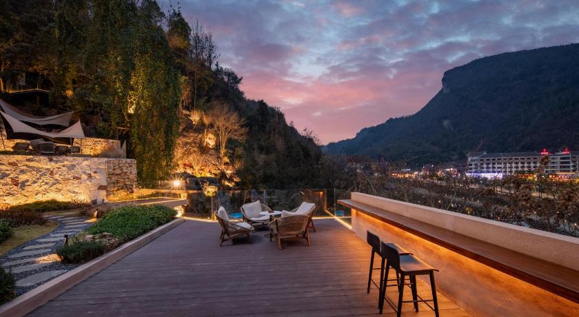 张家界 Zhangjiajie Qishi Li Cave Homestay of East Gate Entrance of Zhangjiajie National Forest Park 民宿 餐厅