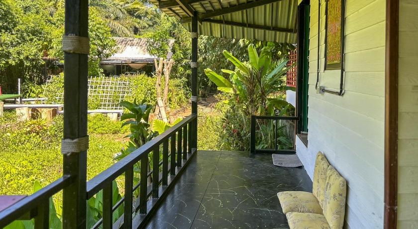 Image of Bungalow with Garden View 3