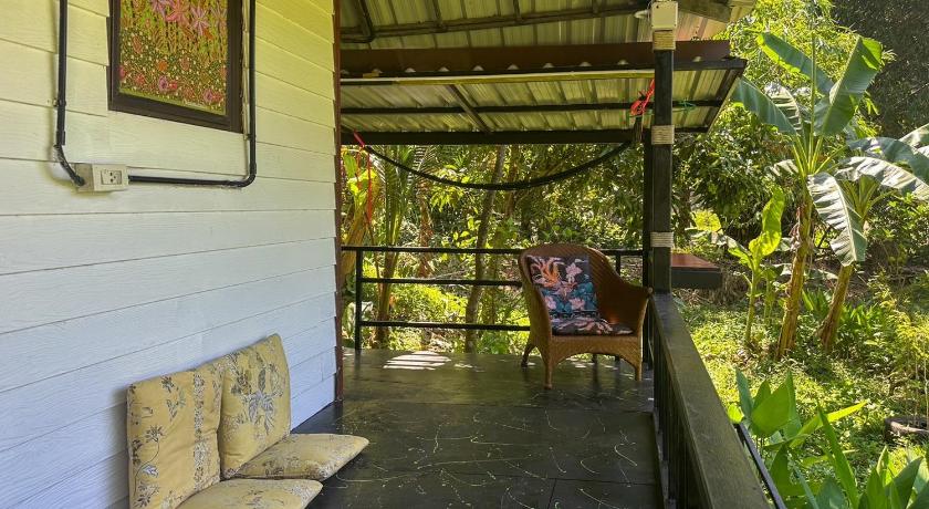 Image of Bungalow with Garden View 12