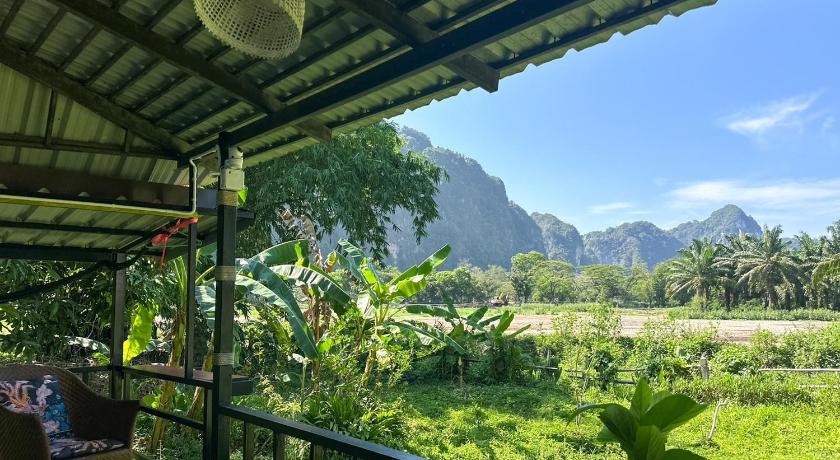 Image of Bungalow with Garden View 9