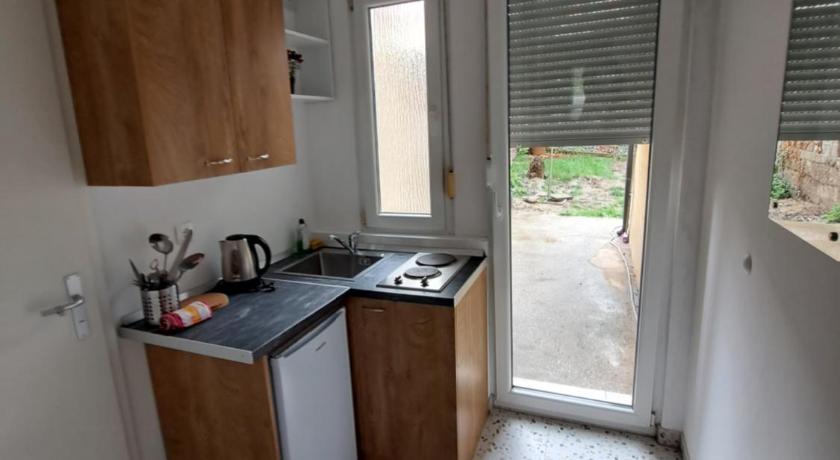 Image of Double room with private bathroom 9