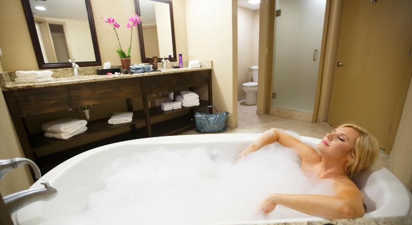Immagine di King Executive - Soaking Tub Suite 4