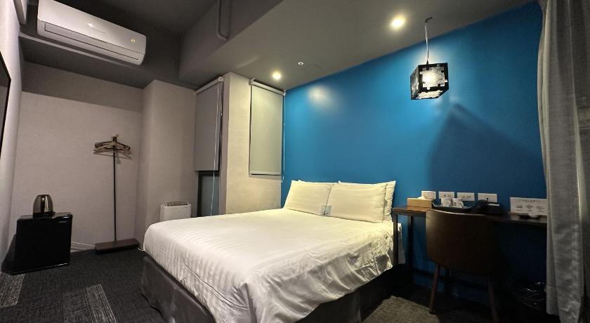 Image of Deluxe Double Room - with Bathtub 10