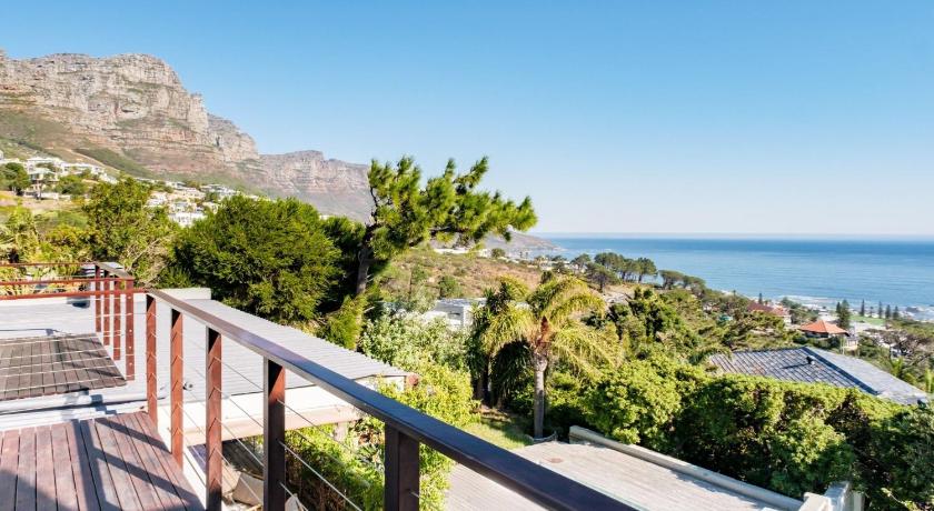 High-End Splendor at Horak Penthouse - image 2