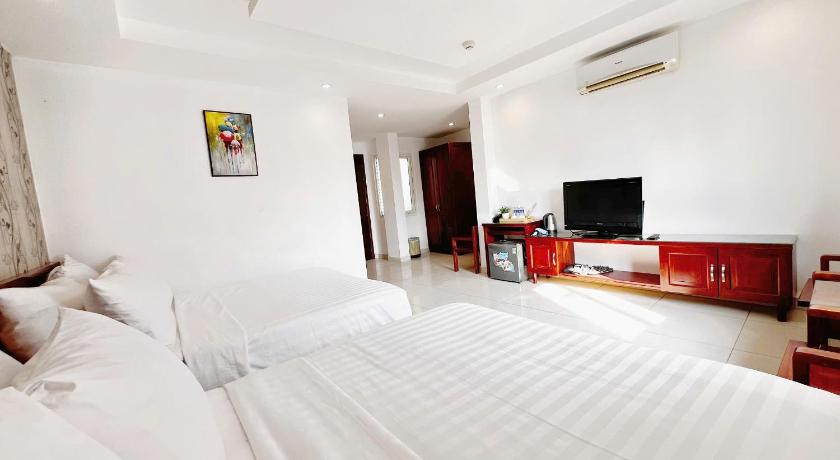 Image of Family Room 0