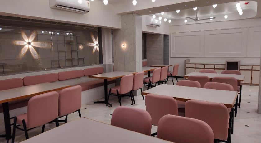 Hotel Kozar – Ahmedabad, TN