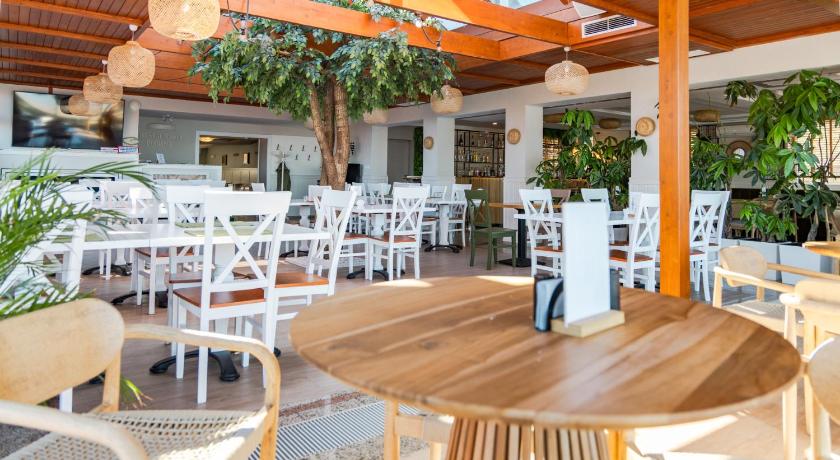 노베 구티 Marina Śniardwy Resort (Marina Sniardwy Resort) 3성급 호텔 외관