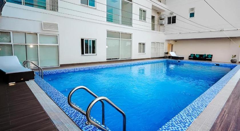 Zameen Opal Luxury Apartments - image 2