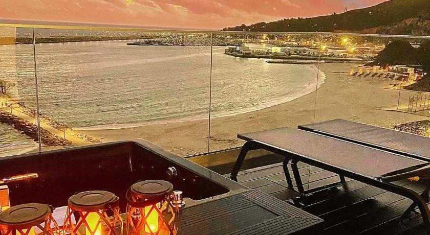 Feel So Good Apartment with Sea View Hot Tub