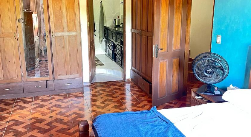 ロボレ Alojamiento Sol y Luna 3つ星 ゲストハウス 外観