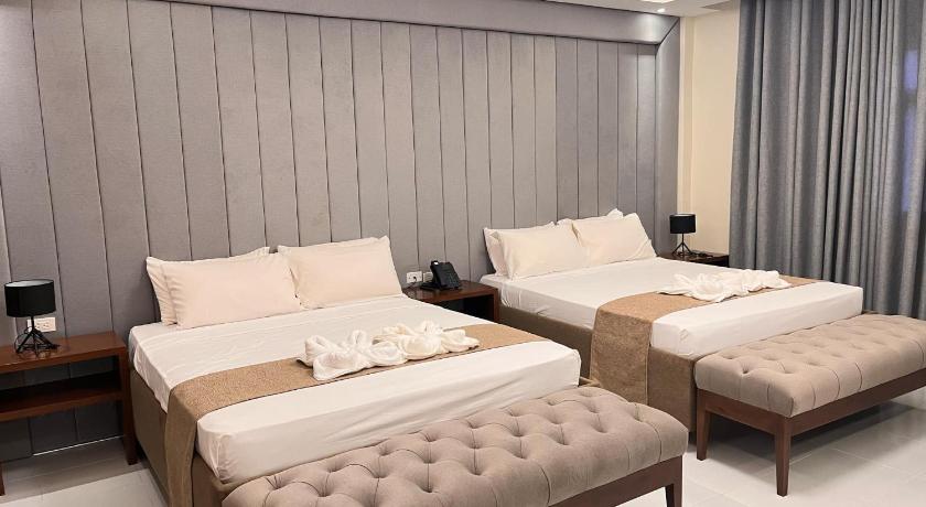 Image of Family Room 1