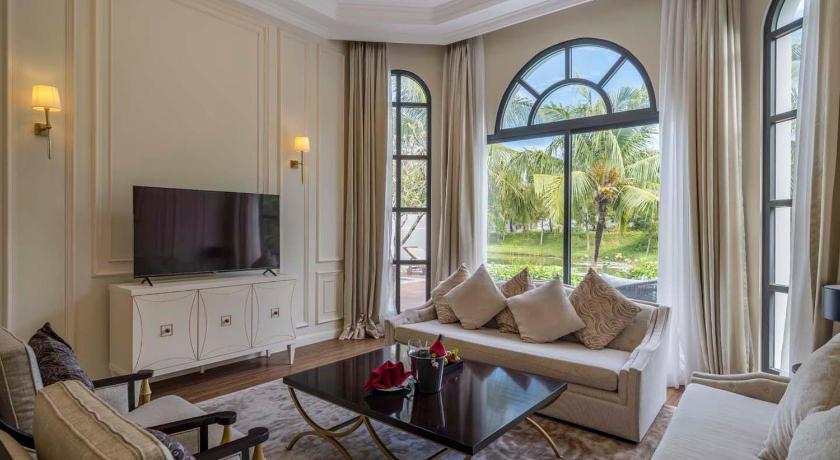 Image of 3-Bedroom Villa with Private Pool 12
