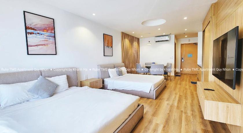 Studio Gia Đình (Family Studio)