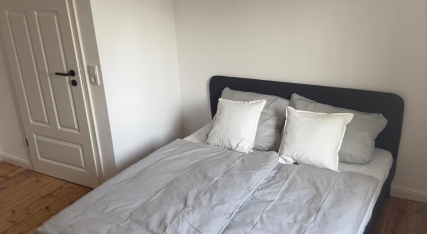 Zentrales Zimmer mit Altbaucharme