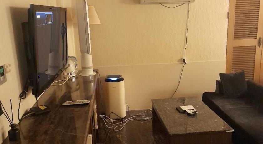 首尔 Yeoksam Malta 2星级 酒店 泳池