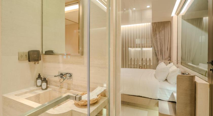 Image of Double Room with Balcony 2