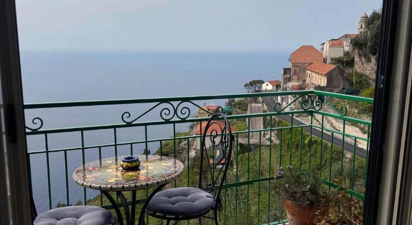 Ambra Holiday House