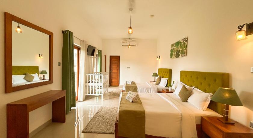 J Leaf Hotel By Blue Bird - image 11