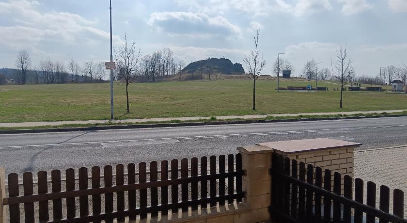 カメニチュキ・セノフ Ubytovani a apartman Prachen u Novaku 4つ星 シングルルーム 眺望