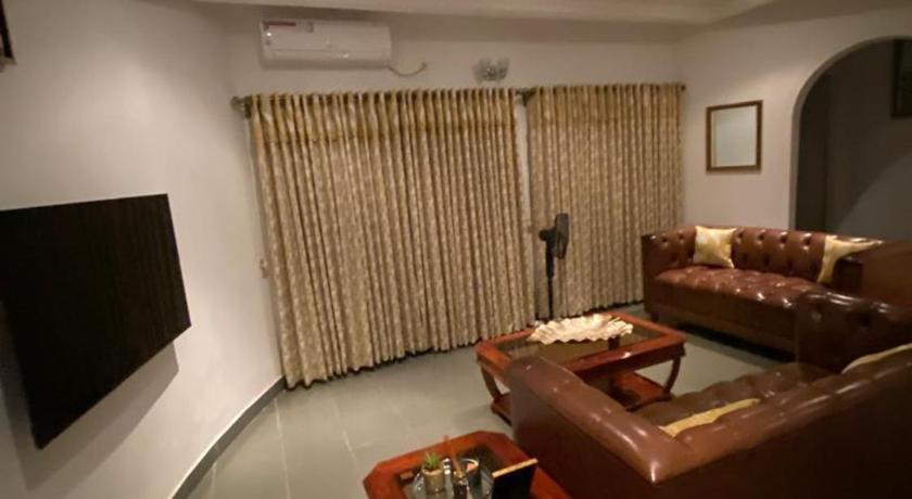 Luxury Villa AC Ensuite Room 7