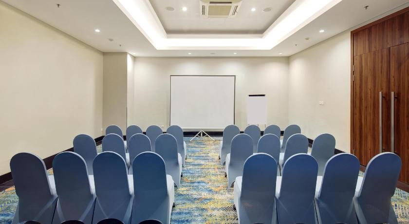 マカッサル Aston Inn Pantai Losari Makassar 3つ星 ホテル 眺望