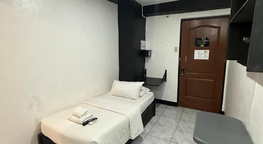 Image of Single Room with Air Conditioning 1