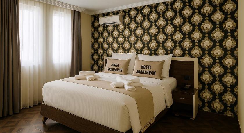 Hotel Shadervan