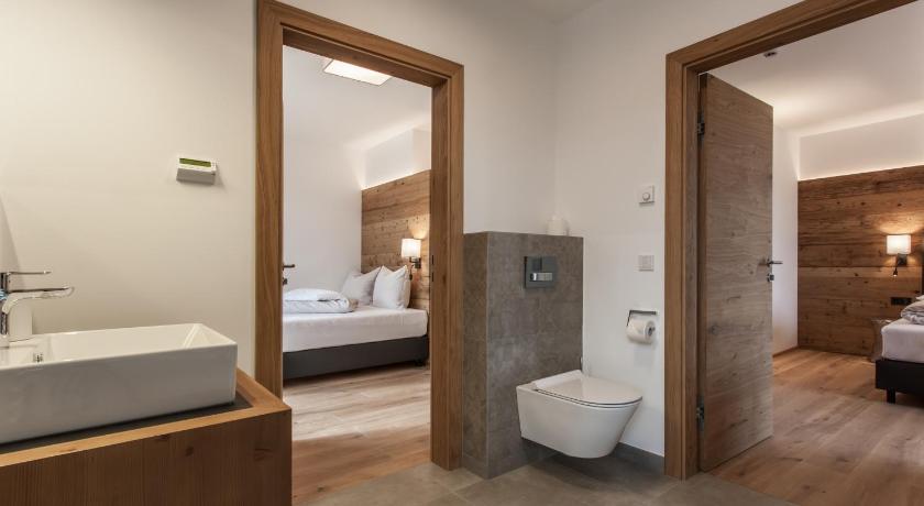 Hubertus Logis Apartments photo
