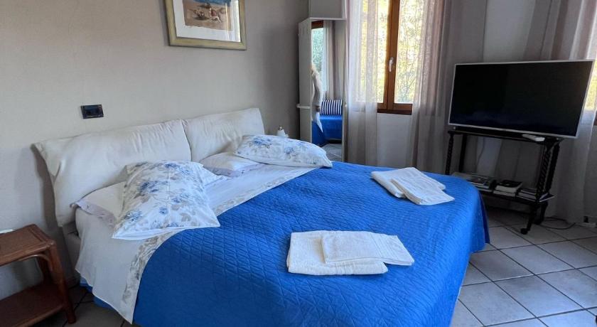 Фото: Cемейный номер с собственной ванной комнатой (Family Room with Private Bathroom) 3