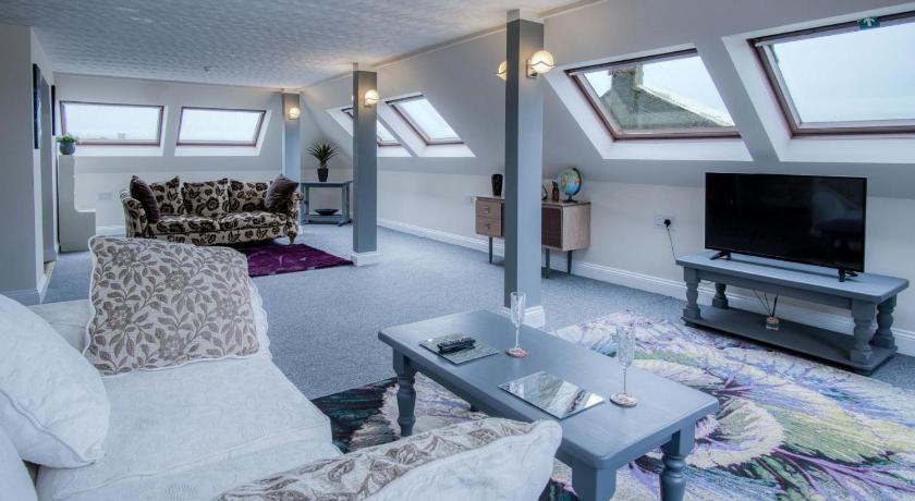 The Penthouse - 1 Bedroom Penthouse - Milford Haven