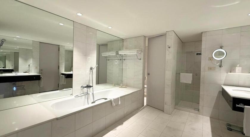 Image of Superior Suite 2