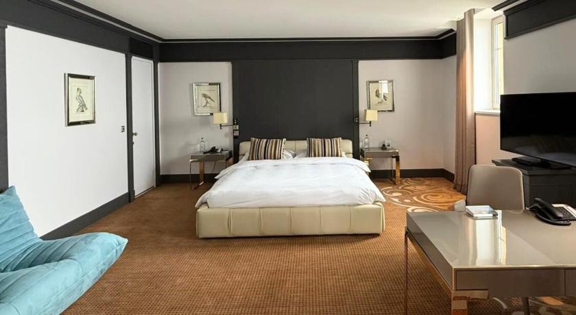 Image of Superior Suite 0