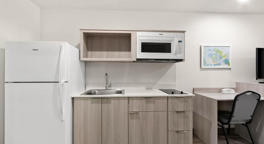 피닉스 (AZ) WoodSpring Suites Chandler Phoenix Medical Center 숙소 수영장