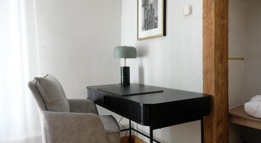 Image of Deluxe Suite 7