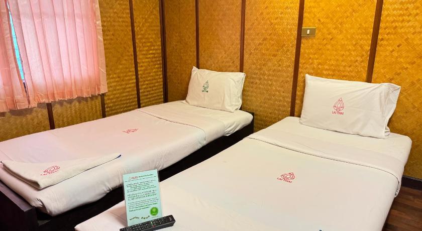 Image of Twin Room with Shared Bathroom 5