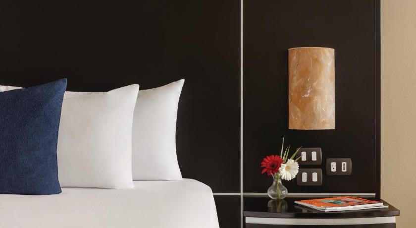 Grand Luxe Suite with Jacuzzi One King Bed fotója 4